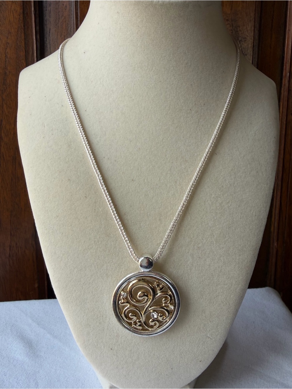 Periwinkle by Barlow Silver Tone Filigree Pendant Necklace NWT